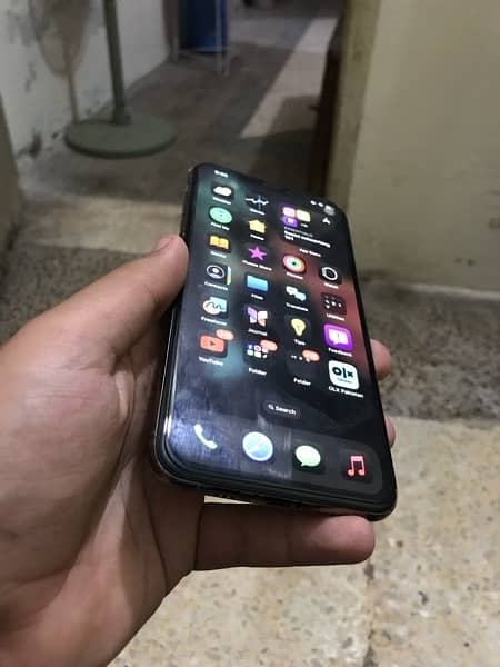 iPhone Xs Max 0