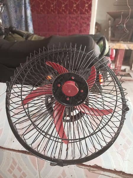 Fan Available For Sell. . Motor nhi hai wo apko lagwani hogi 1500 Price 1