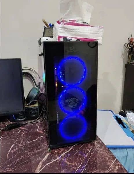 Selling Core i7 4790k 4th gen gaming CPU 3