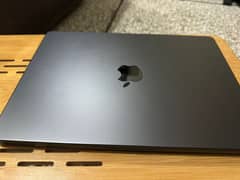 Macbook M3 pro (Space Black)