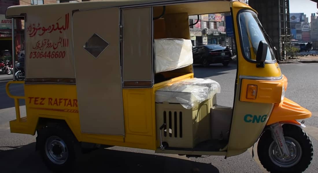 Tez raftar 197cc Auto Rickshaw 9Seater  DECA Beige Hood Double Head Li 9