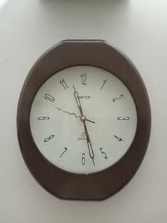 Hartco luxuries wooden Wall Clock like new