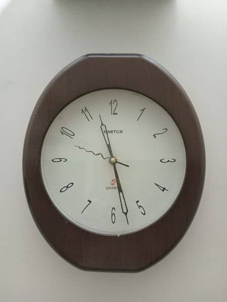 Hartco luxuries wooden Wall Clock like new 0