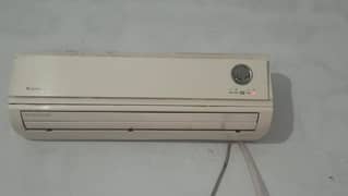 GREE 1 TON AC NON INVERTER