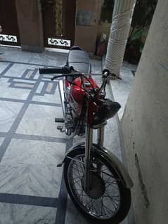 Honda 125 lush condition for urgent sale