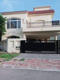 10 marla, corner house for rent sector C1 bahria enclave islamabad