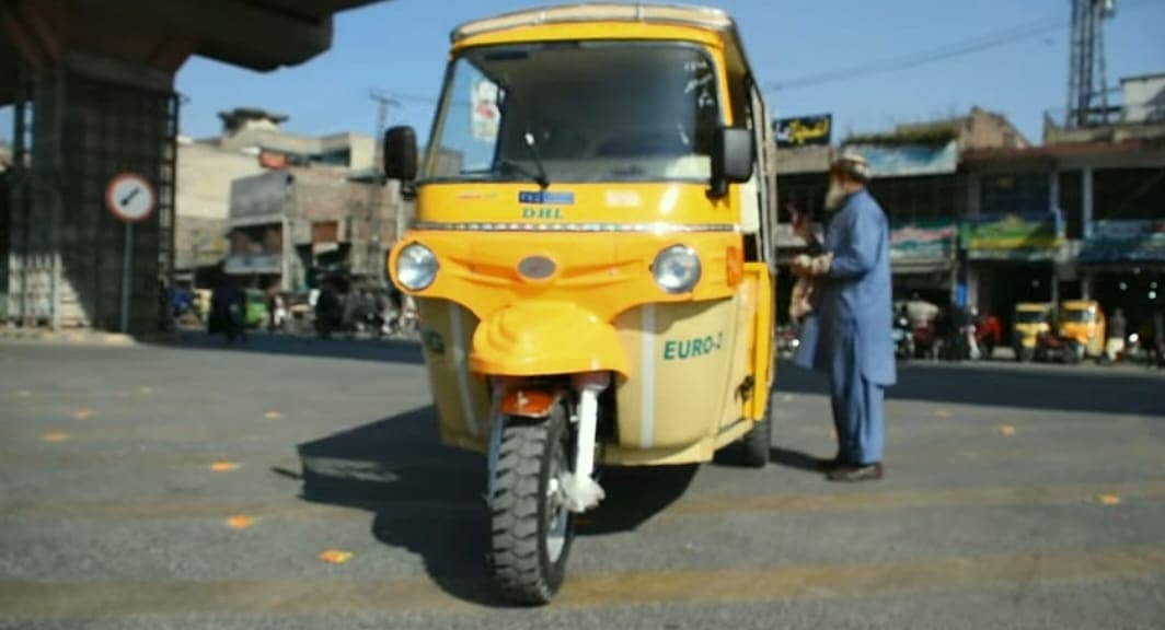 Tez Raftar 197cc Auto Rickshaw (9-Seater) - DECA Beige Hood 2024 5