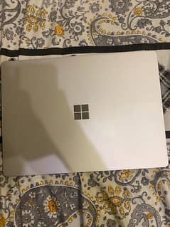 Microsoft surface laptop 2