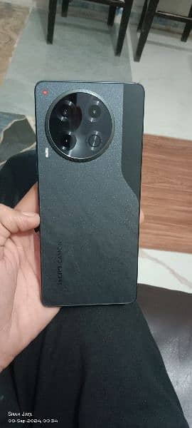 Camon 30 12+12/256 GB with complete box 9 month warranty 6