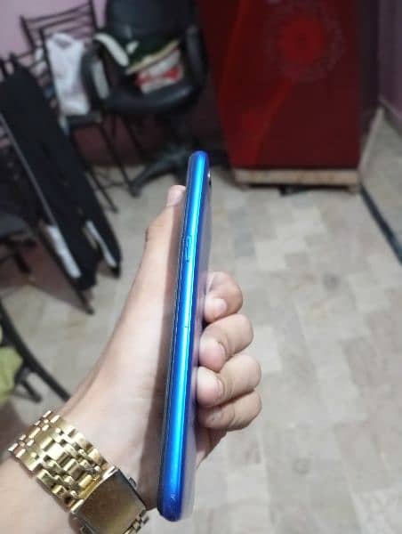 Realme c2. 3