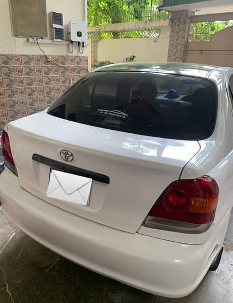 Toyota Platz 2004 1