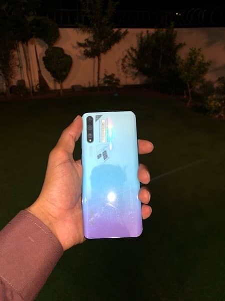 Huawei Y8p 5