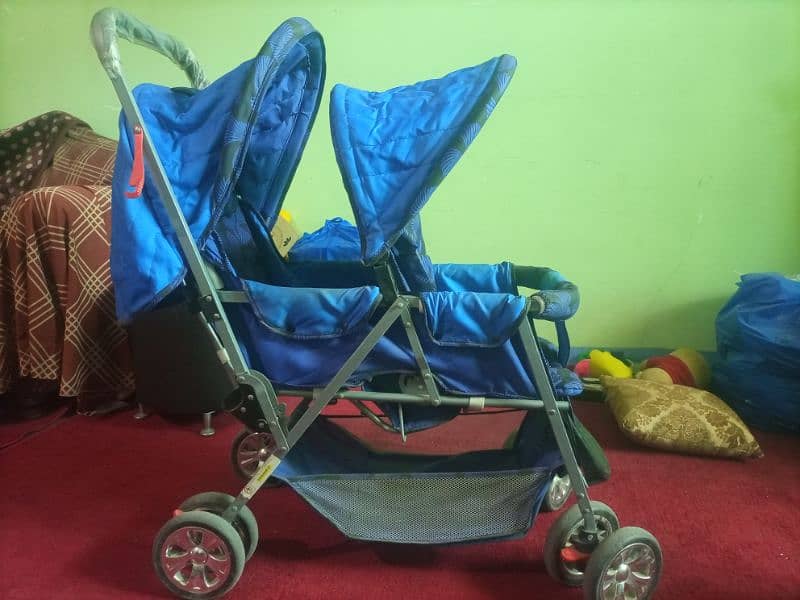 Twin Pram 2