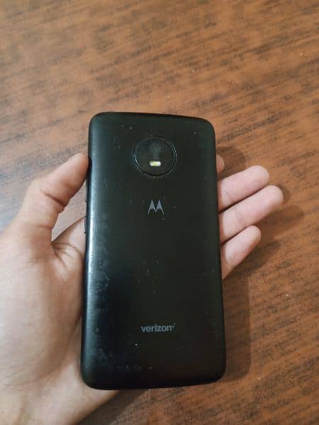 moto E4 1