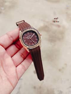 man's casual watch