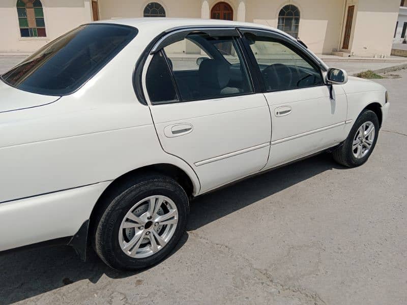 Toyota Corolla XE 1999 7