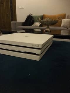 PS4PRO, 2 contollers ,10 GAMES AND SUBSCRIPTION