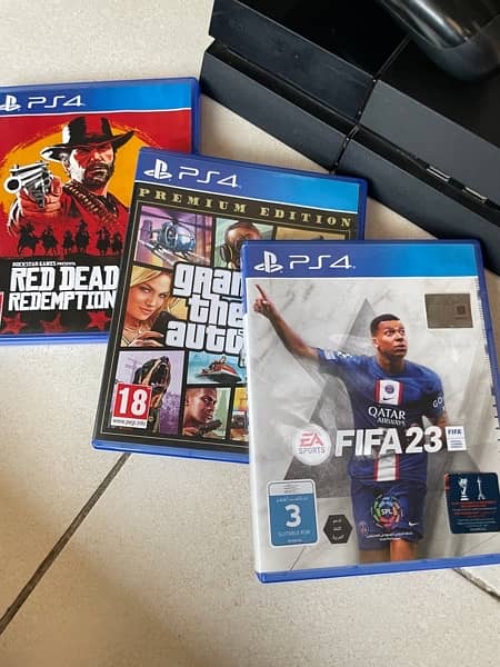 PS4 500 GB | 4 games | 2 controllers | mint condition 3