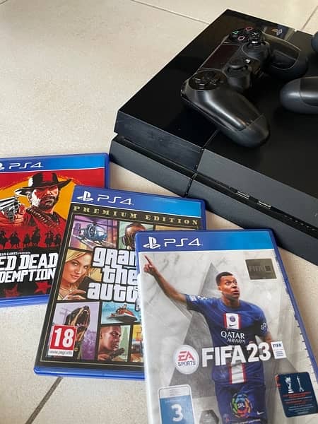 PS4 500 GB | 4 games | 2 controllers | mint condition 4