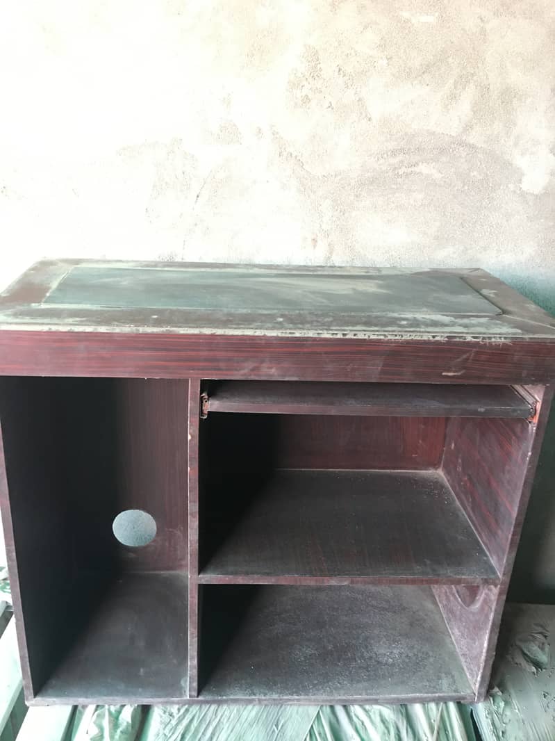 Office Table available Condition 10 by 9 1