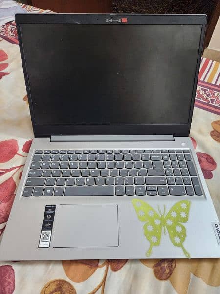 lenovo IdeaPad slim 3 8gb and 128gb NVMe ssd 4