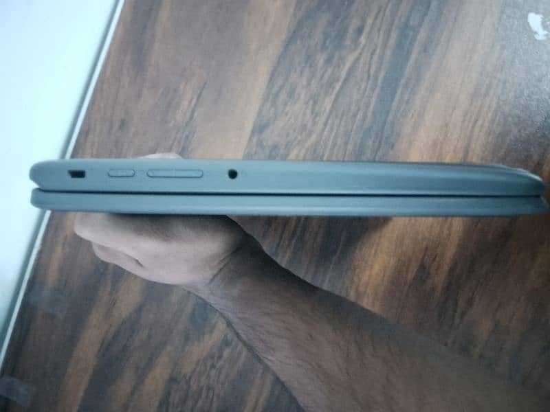 Lenovo 300e | Chromebook| Urgent sale 5