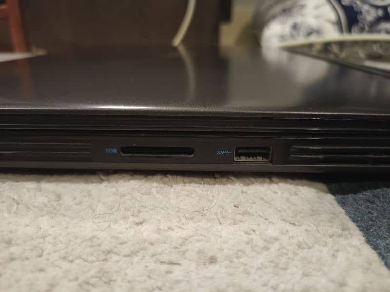 DELL G7 17 GTX 1660ti 6gb 17 inch 3