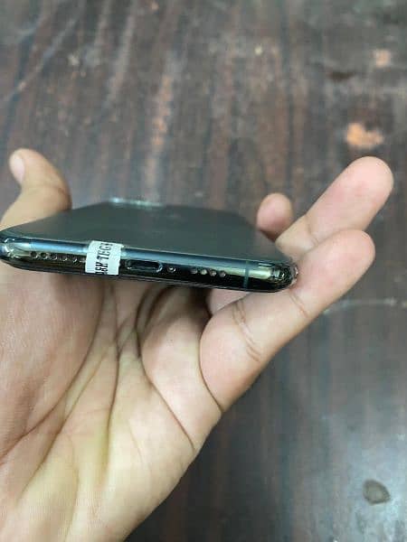 iphone 11 pro max Non PTA all ok factory unlock water pack 2