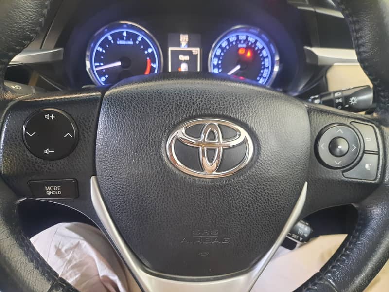 Toyota Corolla Altis 2016 Full options 8