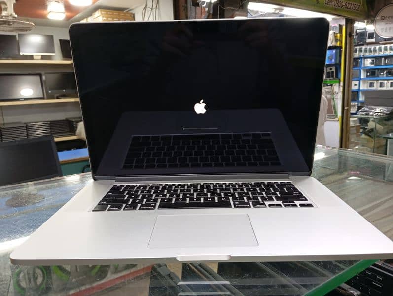 MacBook pro 2015 15" i7/16gb/256 1