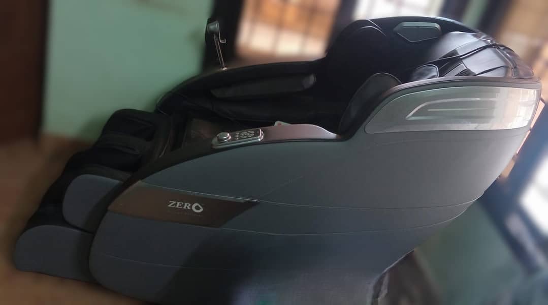 Zero Healthcare Massage Chair (NOIR) + FREE GIFT [Eye Massager] 1