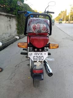 United 70cc 2024 Model with num 800km driven only.