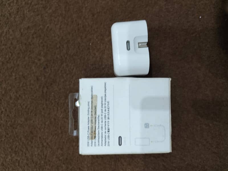 iPhone Original Charger adaptor 2