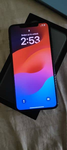 I phone 11 pro max 64Gb factory unlocked with box 4