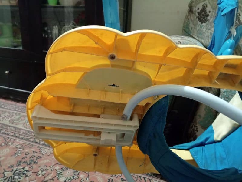 baby walker best condition 6