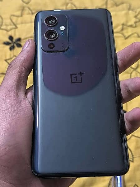 oneplus 9 5g . . . 9.75 conditon. . . best for gaming. . . . 2