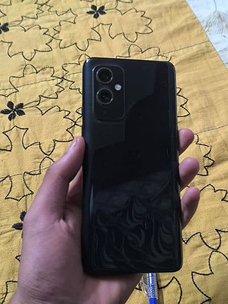 oneplus 9 5g . . . 9.75 conditon. . . best for gaming. . . . 4