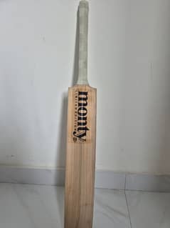 Monty English Willow Bat(Price Negotiable)