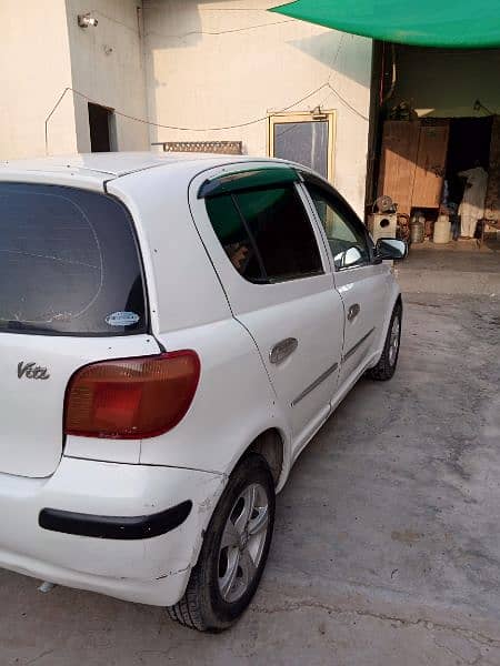 Toyota Vitz 2002 1