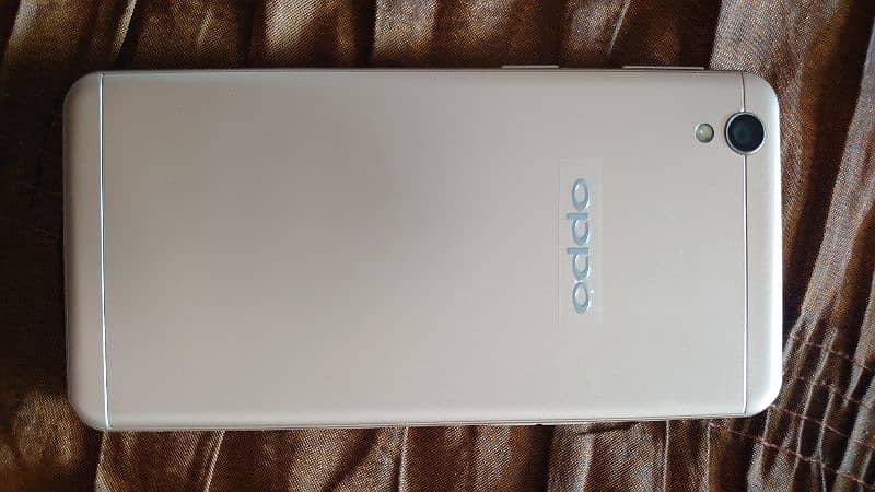 Oppo A37 10/10 With Box And Charger 1