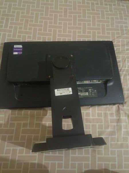 LCD 10/9 condition 24 inch display 3