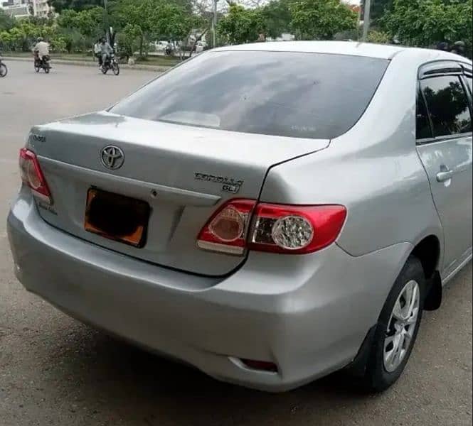 Toyota Corolla GLI 2011 3