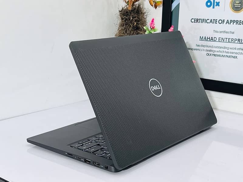 dell 7410 core i7 10th gen - 32gb ddr4 ram -512gb ssd Nvme 4