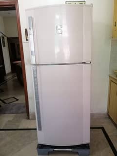 Full size Dawlance fridge in Lahore