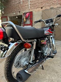 honda 125 black