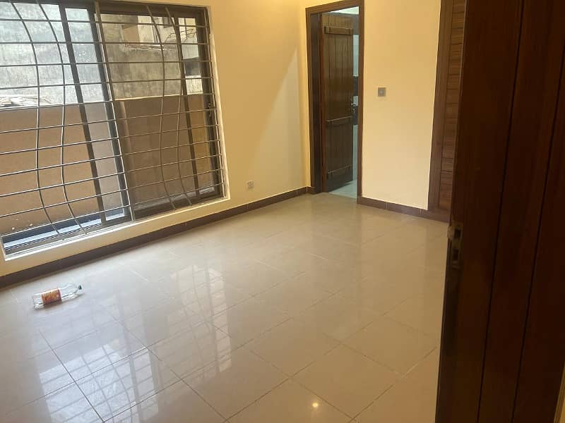 10marla Doubel unit same like brand new house in phase3 bahria town rawalpindi 12