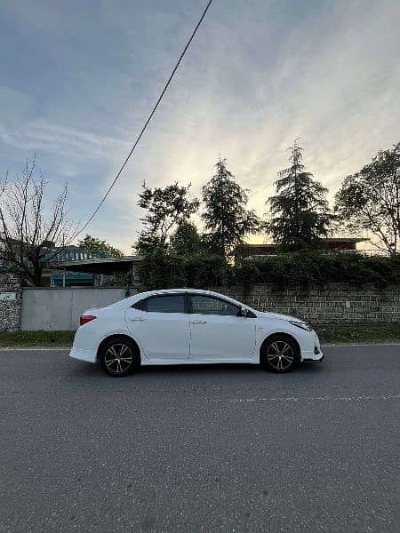 Toyota Altis Grande 2016 3