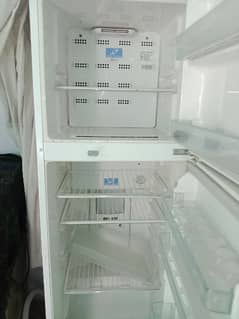 condition 10/10 etachi imported fridge