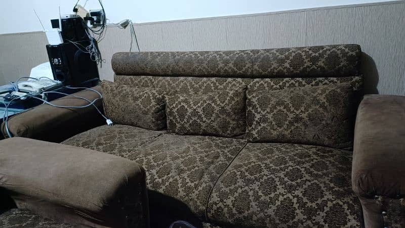 10 seater sofa set+ cushions 5