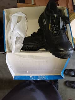 safety shoes  size: 41